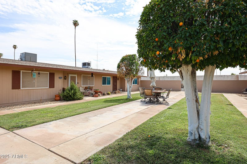 10855 Santa Fe Dr, Sun City, AZ 85351