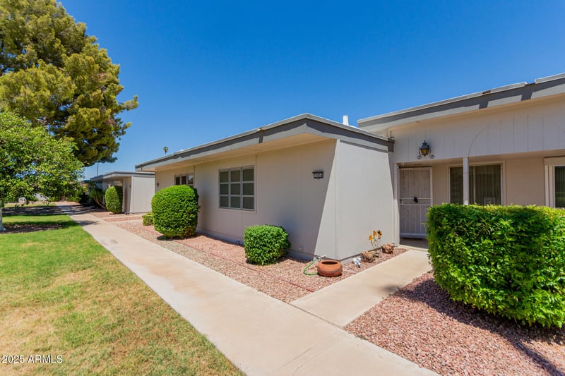 10858 Coggins Dr, Sun City, AZ 85351
