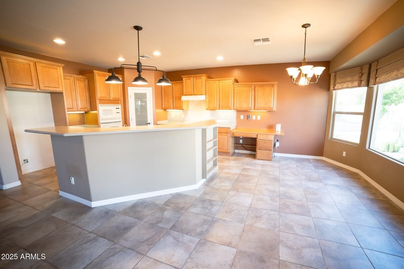 1086 Desert Aster Rd, San Tan Valley, AZ 85143