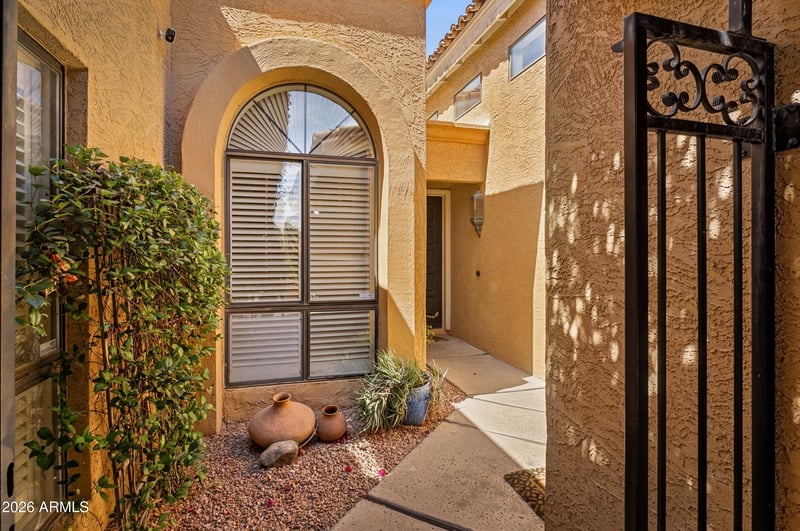 10863 10th Pl, Phoenix, AZ 85020