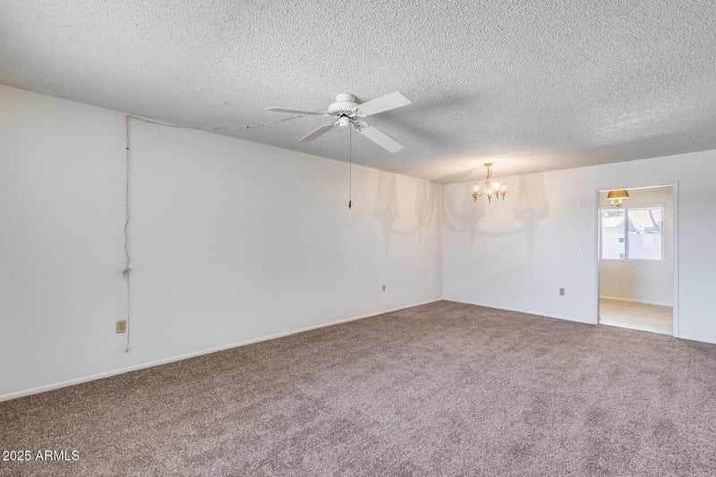 10863 Thunderbird Blvd, Sun City, AZ 85351