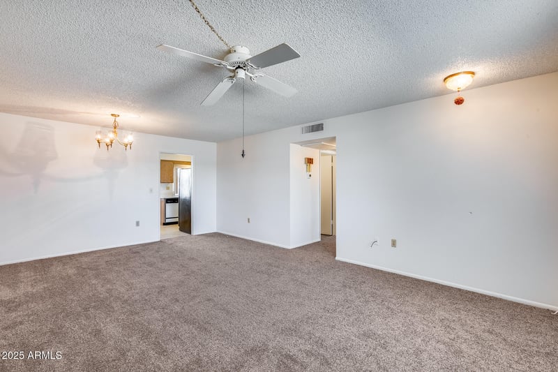 10863 Thunderbird Blvd, Sun City, AZ 85351