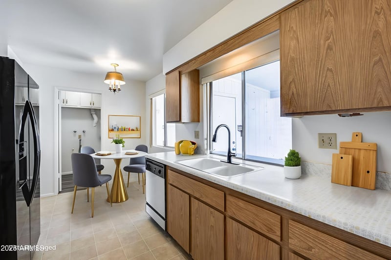 10863 Thunderbird Blvd, Sun City, AZ 85351