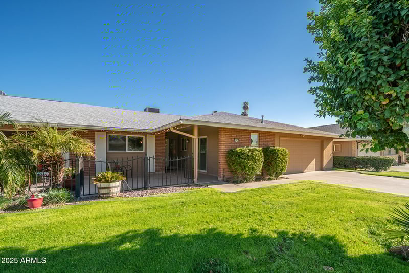 10870 Clair Dr, Sun City, AZ 85351