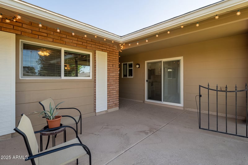 10870 Clair Dr, Sun City, AZ 85351