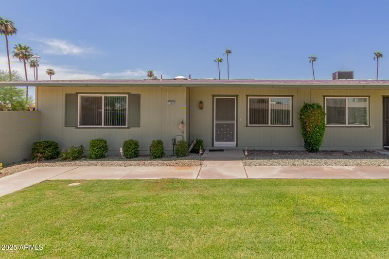 10870 Santa Fe Dr, Sun City, AZ 85351