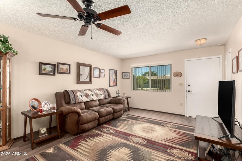 10870 Santa Fe Dr, Sun City, AZ 85351