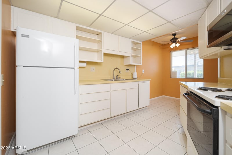 10874 W Coggins Dr, Sun City, AZ 85351