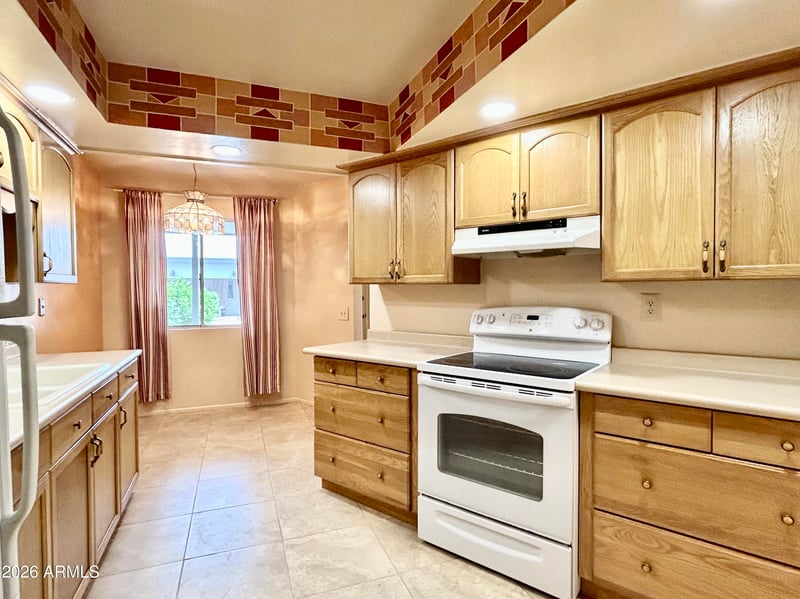 10878 Coggins Dr, Sun City, AZ 85351