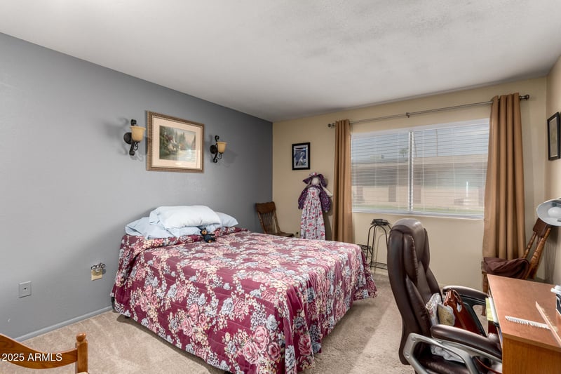 10885 Santa Fe Dr, Sun City, AZ 85351