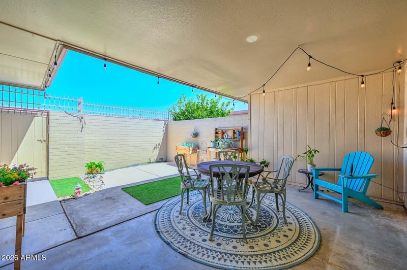 10888 W Emerald Dr, Sun City, AZ 85351
