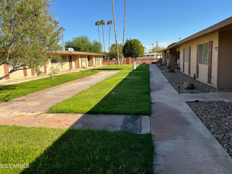10889 Santa Fe Dr, Sun City, AZ 85351