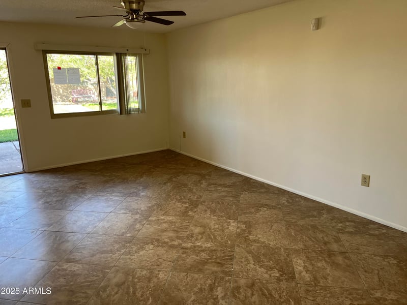 10889 Santa Fe Dr, Sun City, AZ 85351