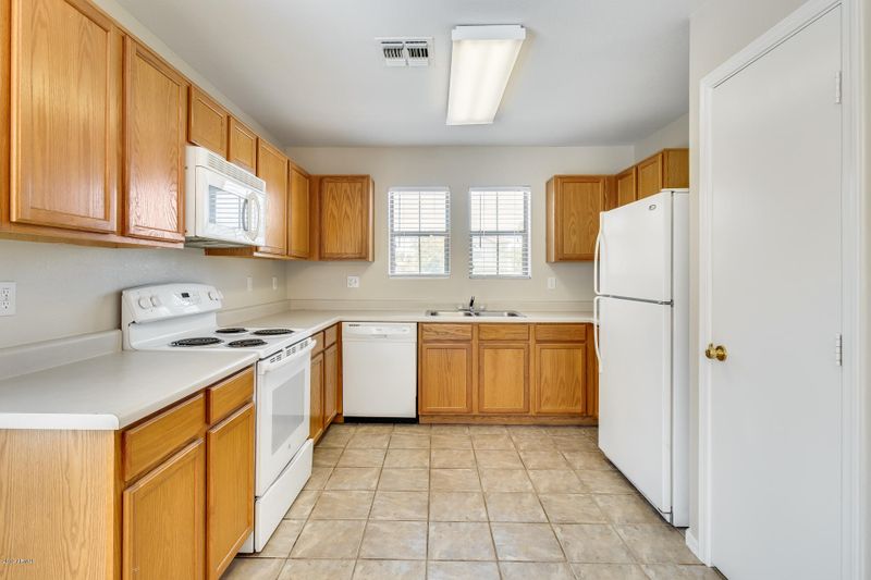 1089 E Lowell Ct, Gilbert, AZ 85295