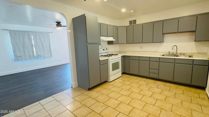 109 5th Ave, Buckeye, AZ 85326
