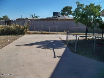 109 30th Dr, Phoenix, AZ 85009