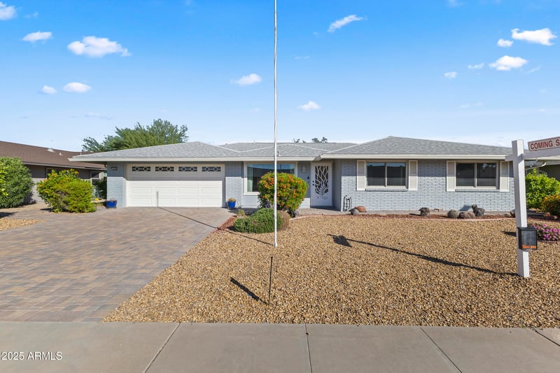 10902 Brookside Dr, Sun City, AZ 85351