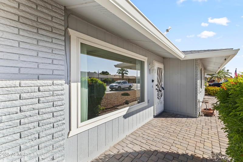 10902 Brookside Dr, Sun City, AZ 85351