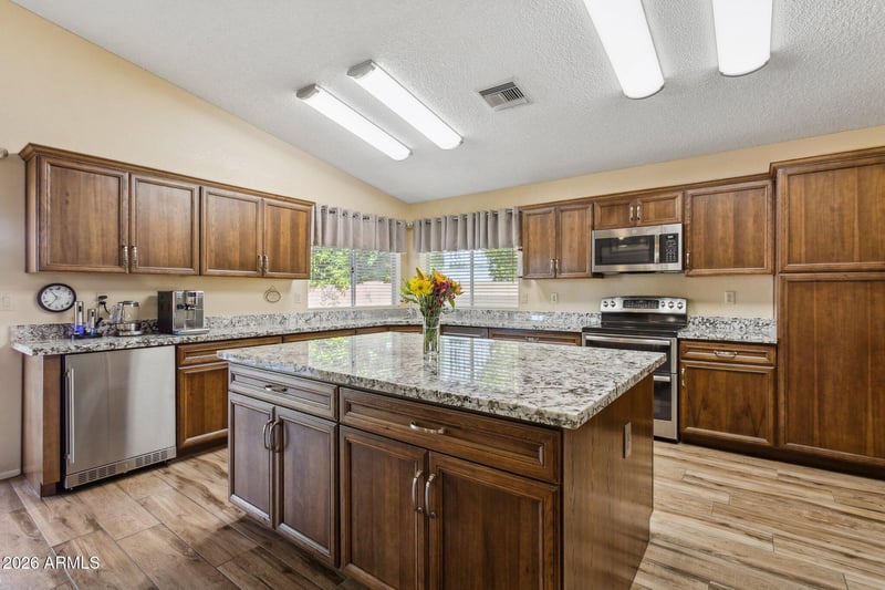 10908 N 57th Ave, Glendale, AZ 85304