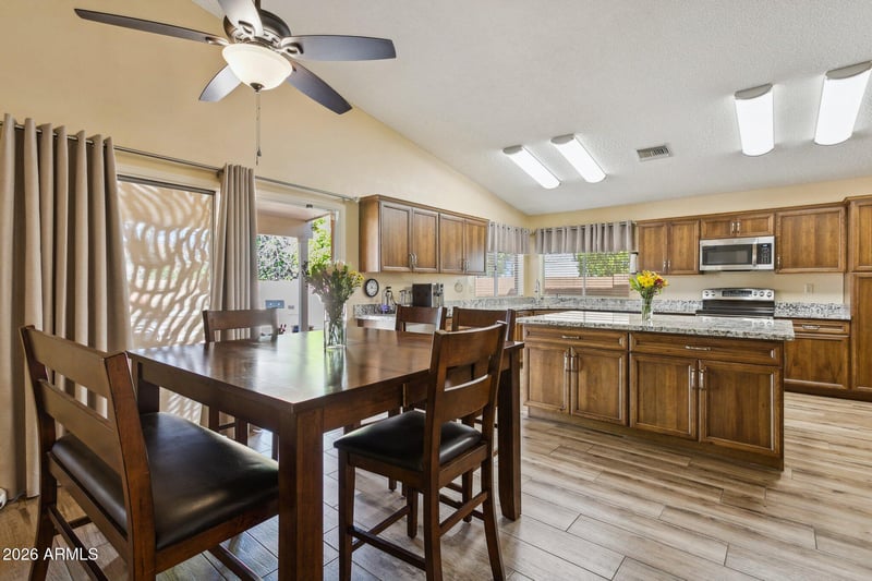 10908 N 57th Ave, Glendale, AZ 85304