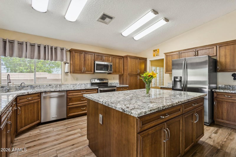 10908 N 57th Ave, Glendale, AZ 85304