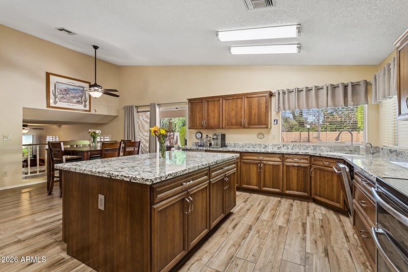 10908 N 57th Ave, Glendale, AZ 85304