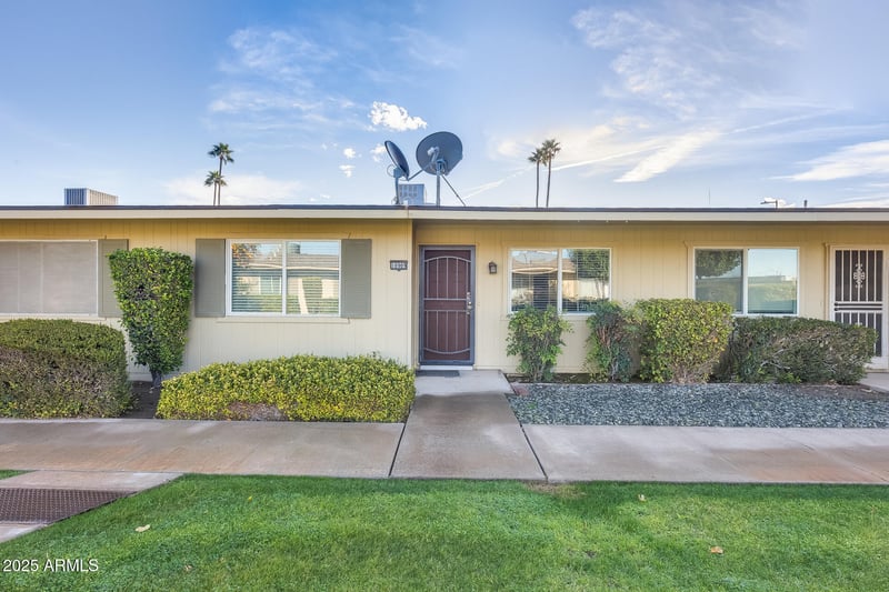 10909 Santa Fe Dr, Sun City, AZ 85351