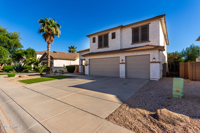 1091 Magnum Rd, San Tan Valley, AZ 85140