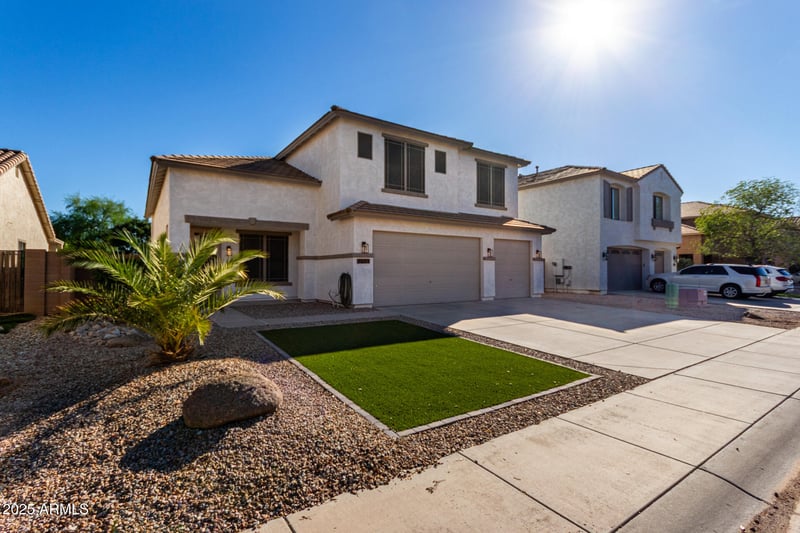 1091 Magnum Rd, San Tan Valley, AZ 85140