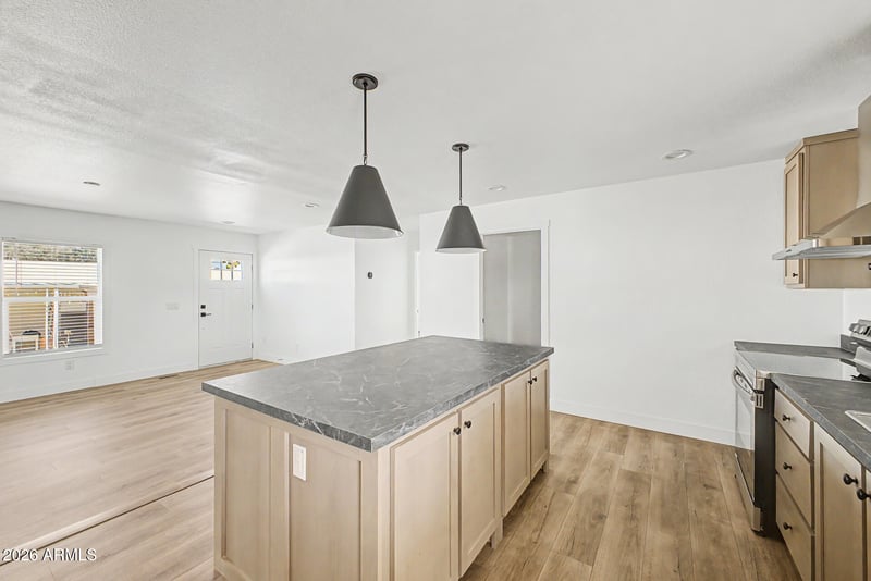 1091 S Cedar Dr, Apache Junction, AZ 85120