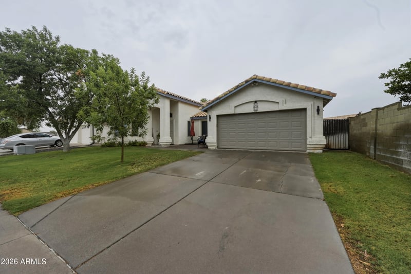 1091 S Crossroads Dr, Gilbert, AZ 85296