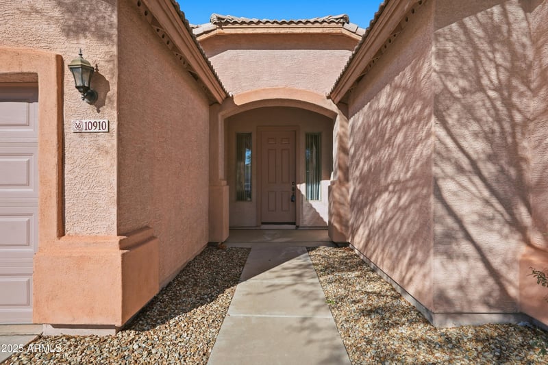 10910 Davis Ln, Avondale, AZ 85323