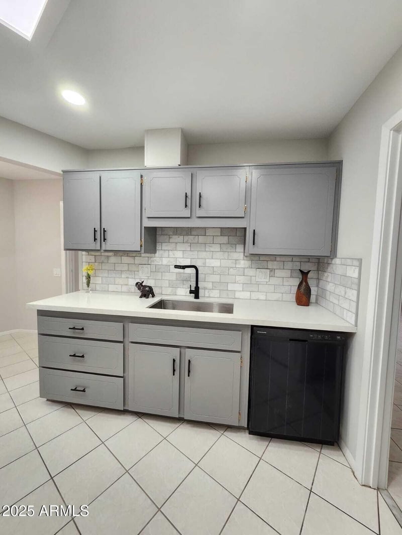 10912 Thunderbird Blvd, Sun City, AZ 85351