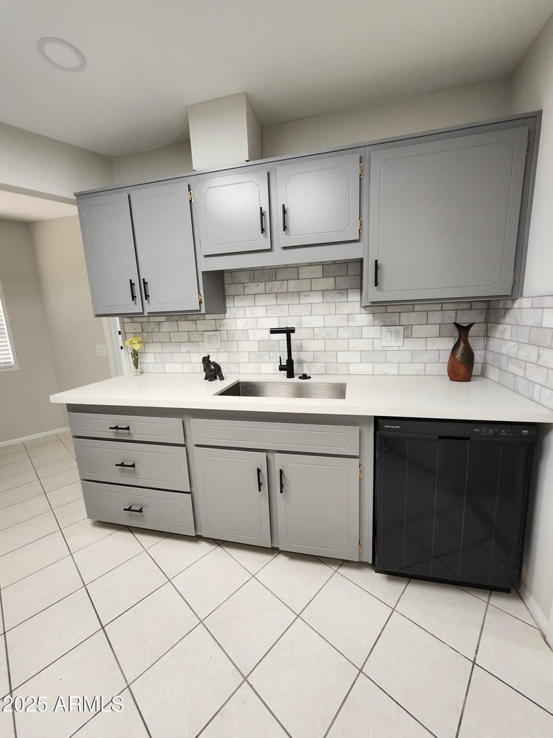 10912 Thunderbird Blvd, Sun City, AZ 85351