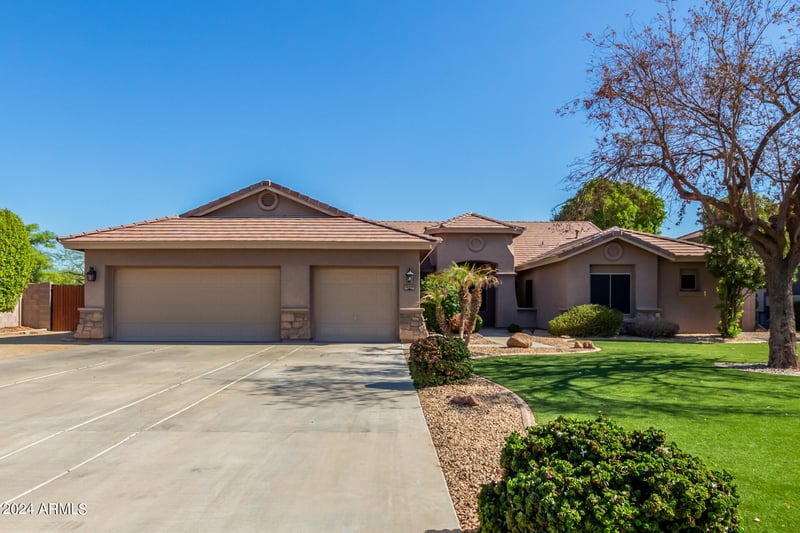 10913 153rd Ln, Surprise, AZ 85379