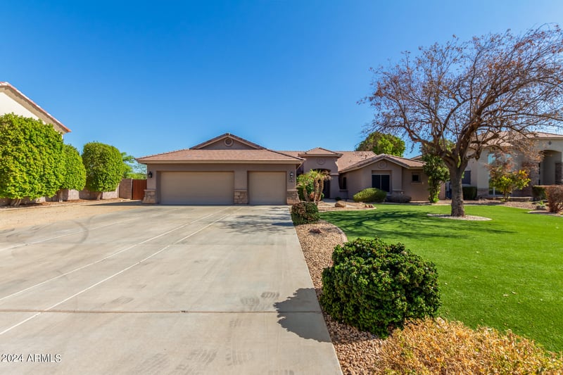 10913 153rd Ln, Surprise, AZ 85379