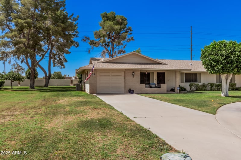 10913 Caron Dr, Sun City, AZ 85351