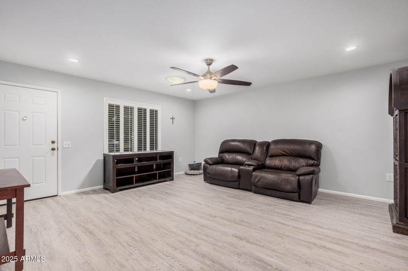 10913 Caron Dr, Sun City, AZ 85351