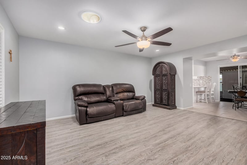 10913 Caron Dr, Sun City, AZ 85351