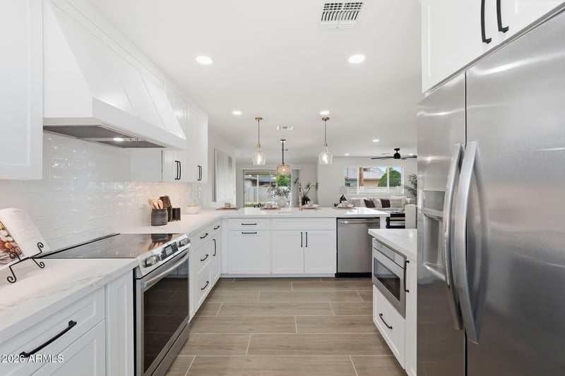 10914 W White Mountain Rd, Sun City, AZ 85351