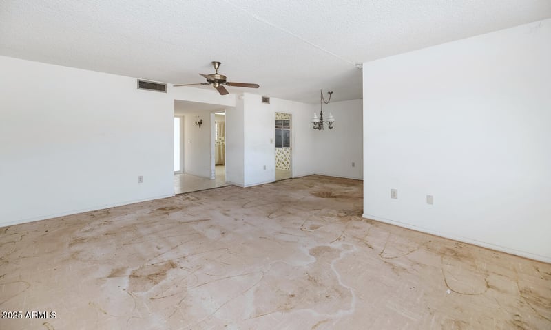 10914 White Mountain Rd, Sun City, AZ 85351