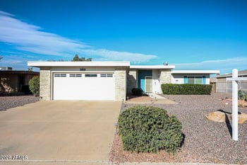 10914 Willowbrook Dr, Sun, AZ 85373