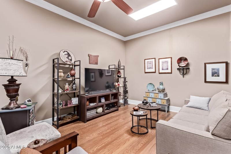 10917 Coggins Dr, Sun City, AZ 85351