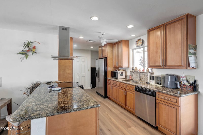 10921 El Capitan Cir, Sun City, AZ 85351