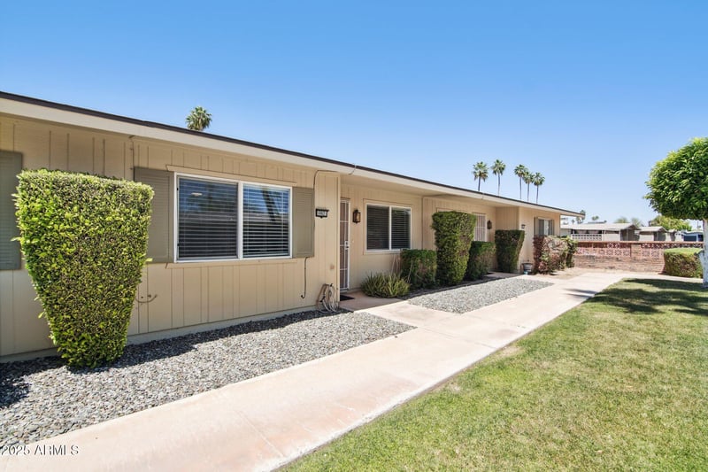 10921 Santa Fe Dr, Sun City, AZ 85351