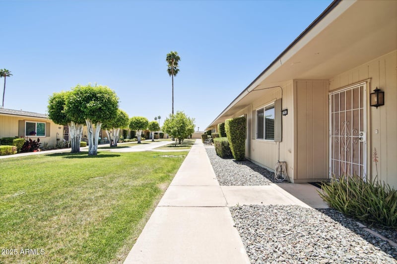 10921 Santa Fe Dr, Sun City, AZ 85351