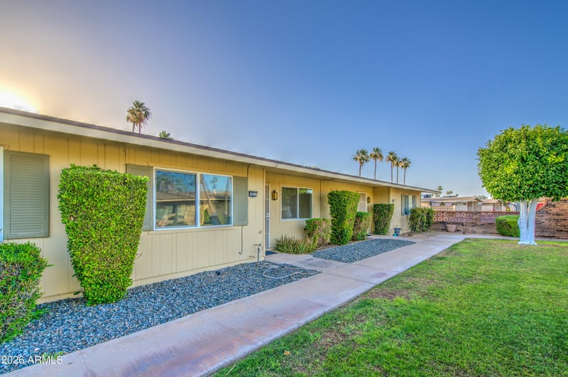 10921 Santa Fe Dr, Sun City, AZ 85351