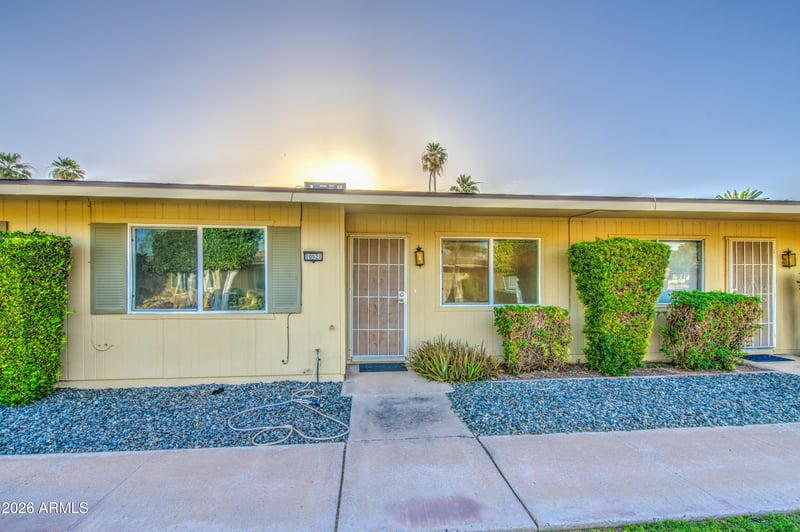 10921 Santa Fe Dr, Sun City, AZ 85351