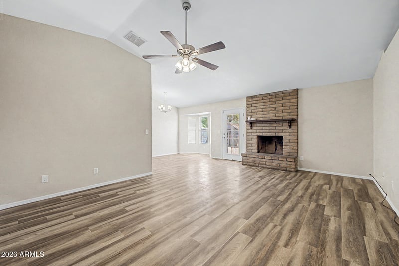10921 W Sells Dr, Phoenix, AZ 85037