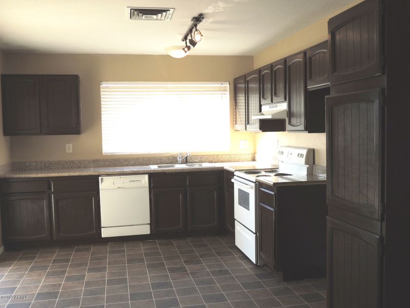 10922 N 72nd Dr, Peoria, AZ 85345
